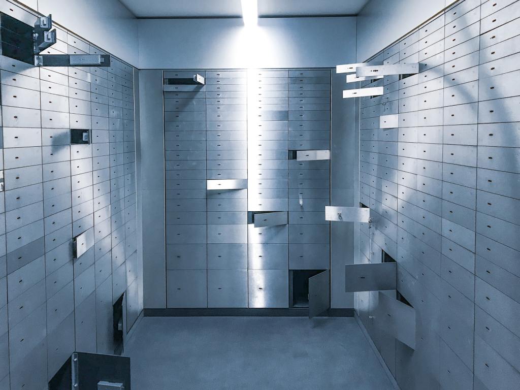 mailroom-security-corporate-lockers